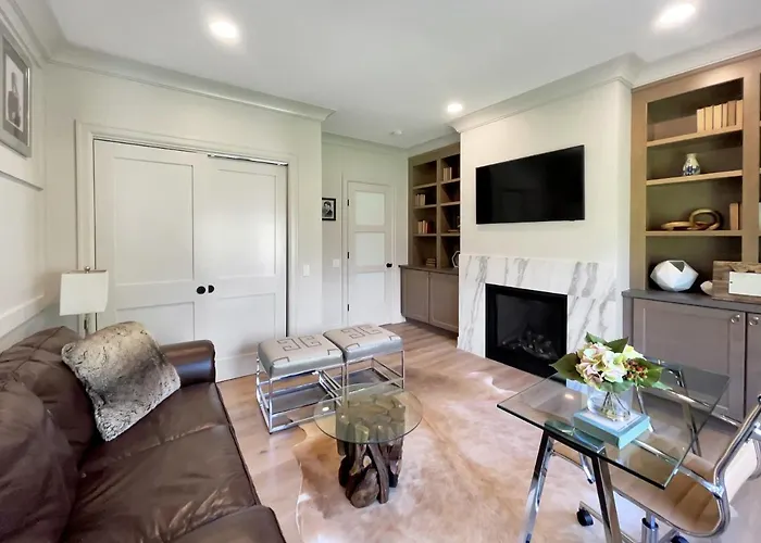 New Construction Modern Luxury Retreat W 6 Beds